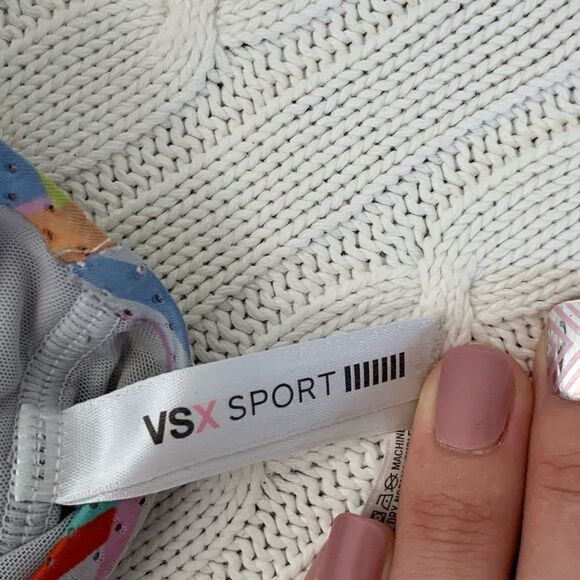 Victoria’s Secret VSX crisscross sports bra 32b bright bold colors - Picture 4 of 4